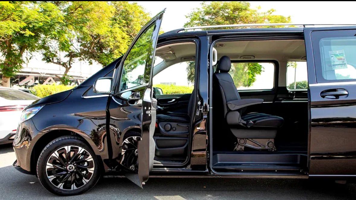 35 SEATER Luxury Bus